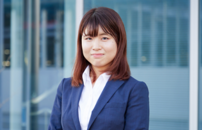 西 真由